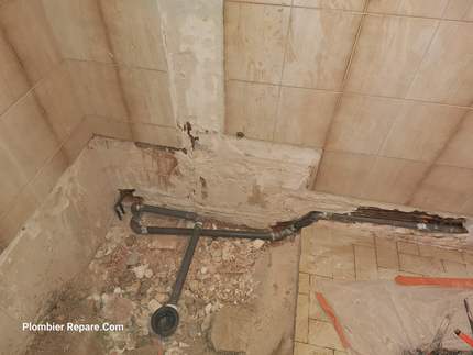 Débouchage de canalisation à Évry — Plombier Reparé.com