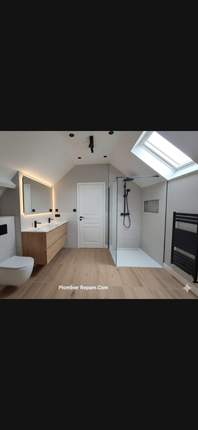 Salle de bains rénovée à NEMOURS — Plombier Reparé.com