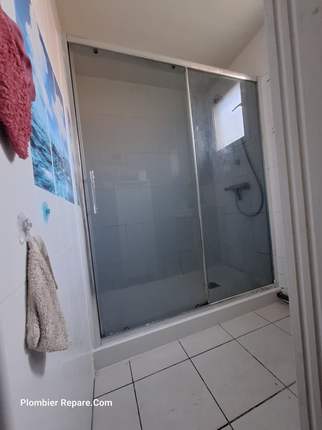 Salle de bains rénovée à Chécy — Plombier Reparé.com
